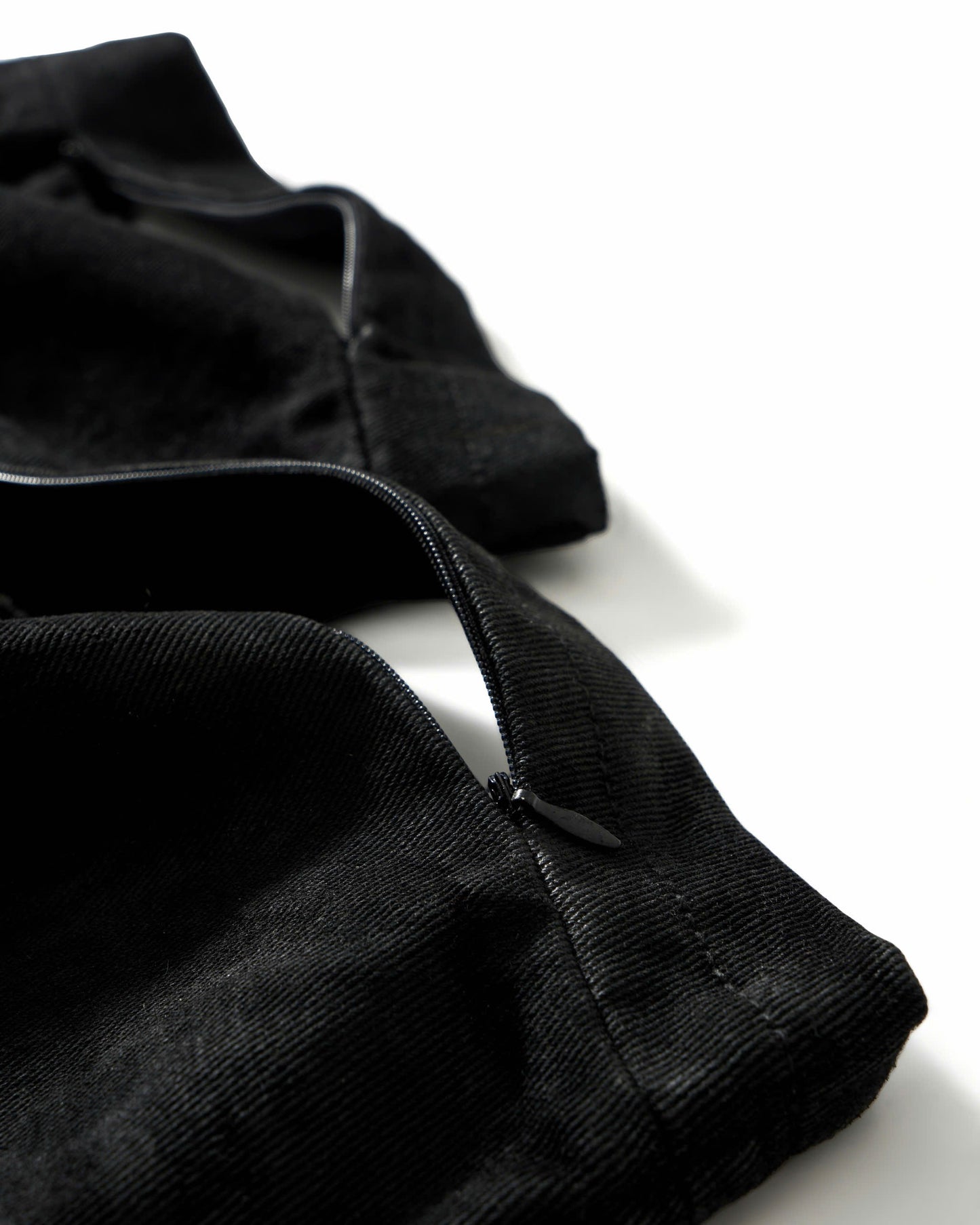 BLACK WAXED BALLOON PANTS