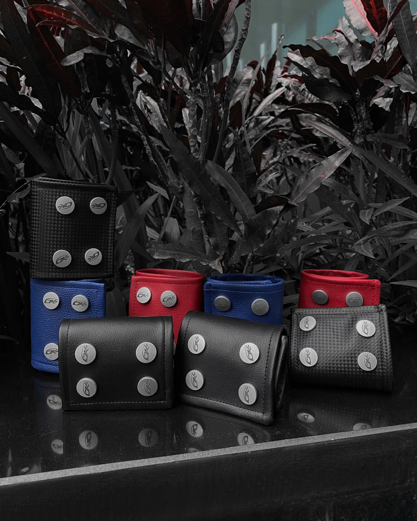 DK HAND BANDAGE (Red)