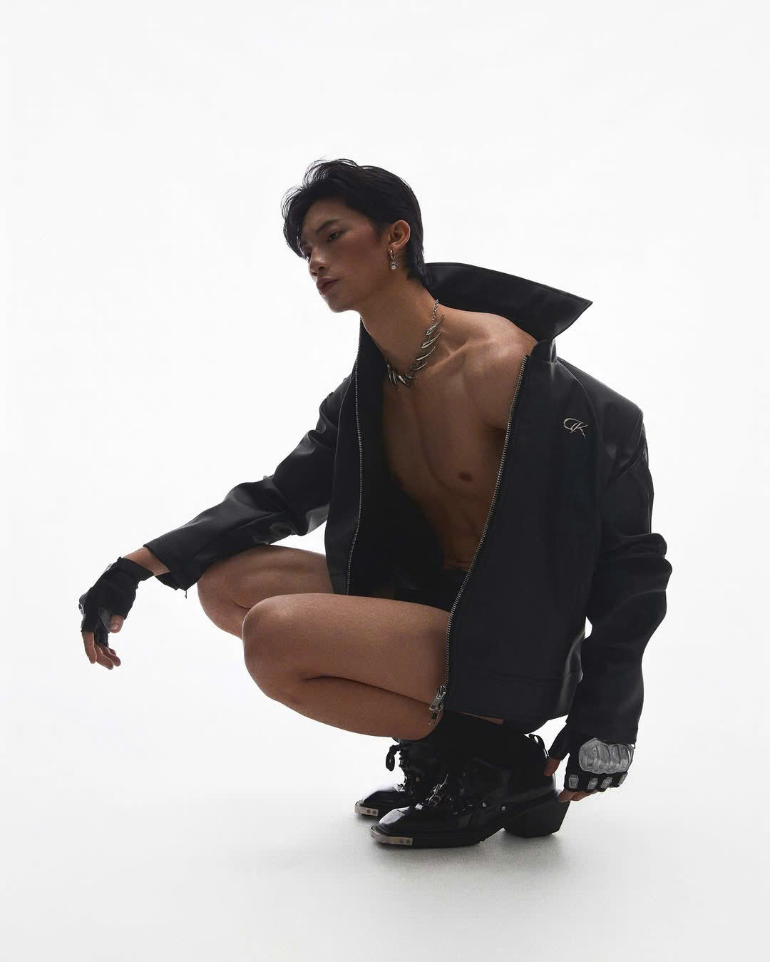 PADDED-SHOULDER LEATHER JACKET