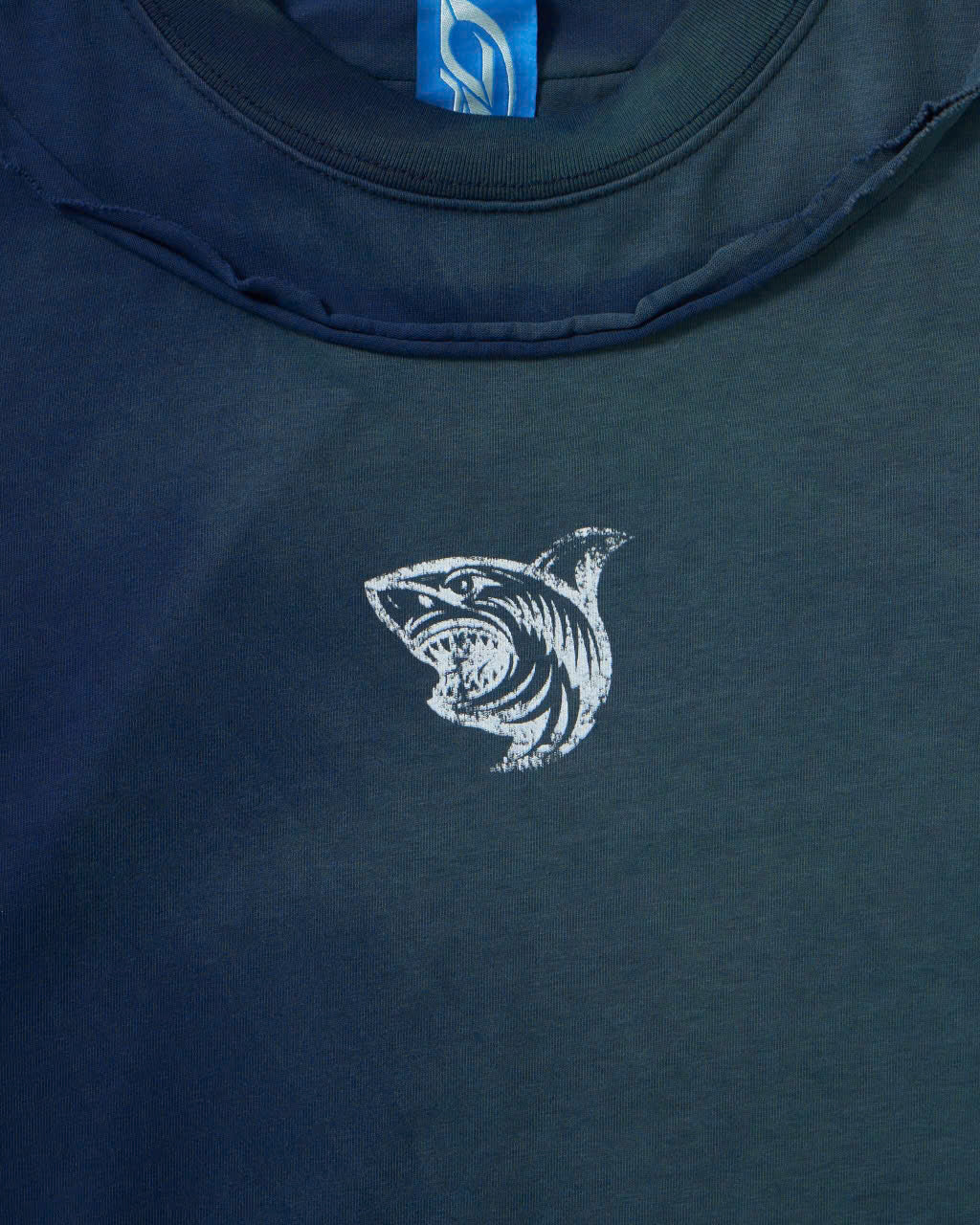 SHARK HALF-WASHED BLUE LONGSLEEVE